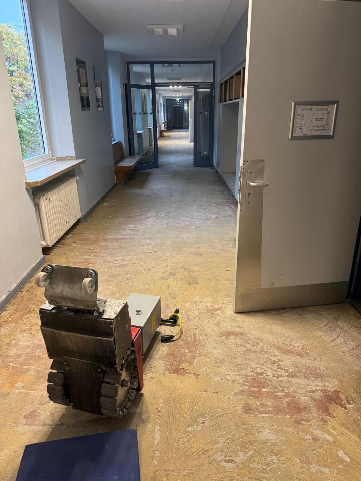 Bodenabbruch Schulgebäude